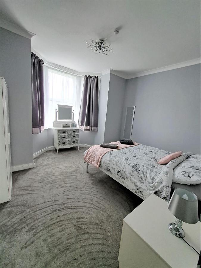 דירות סוואנאייג' Large Flat Quite Location Modern And Well Equipped מראה חיצוני תמונה